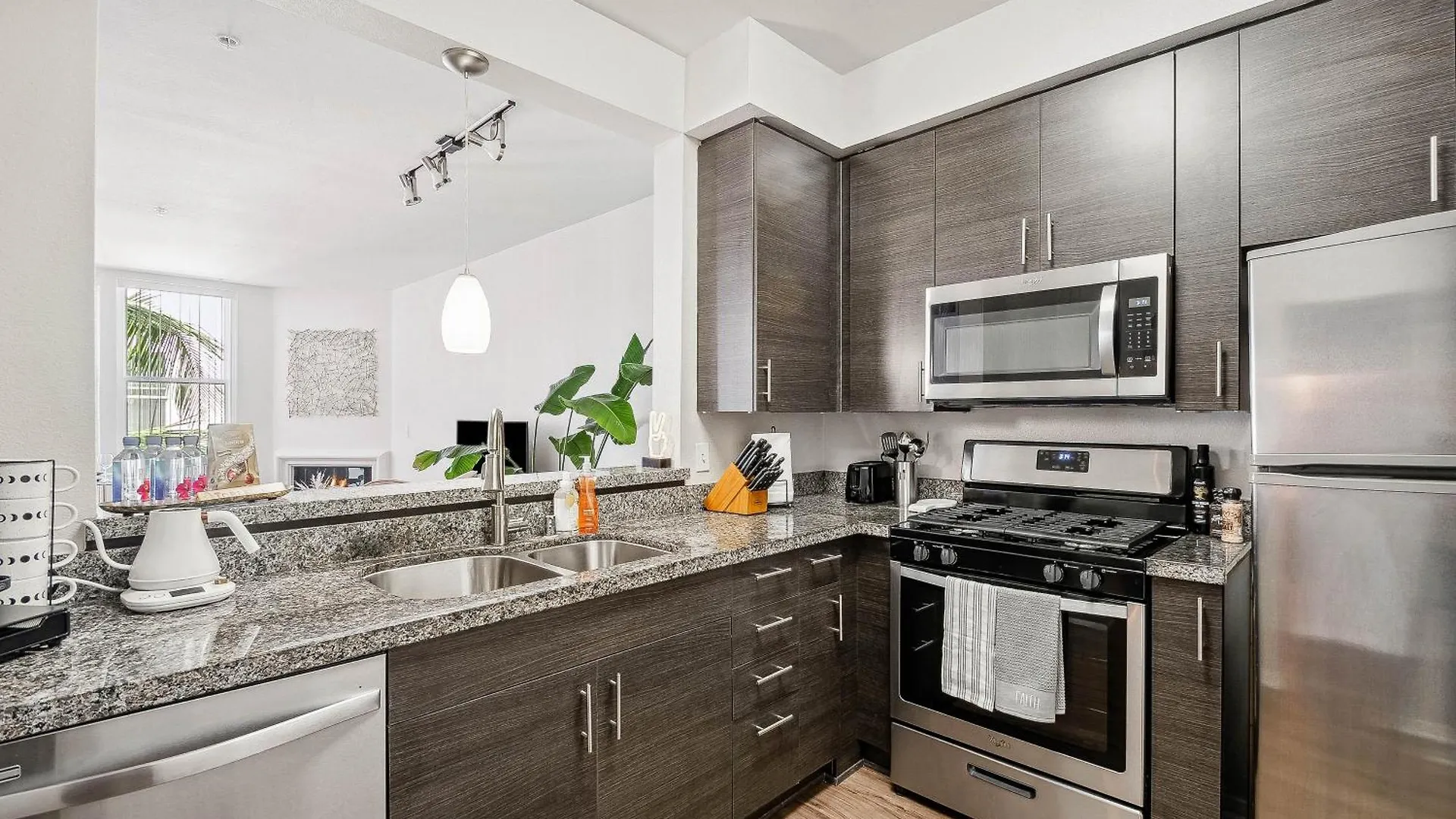 Marina Del Rey Beautiful View, Free Parking, Pool, Jacuzzi Apartment Los Angeles