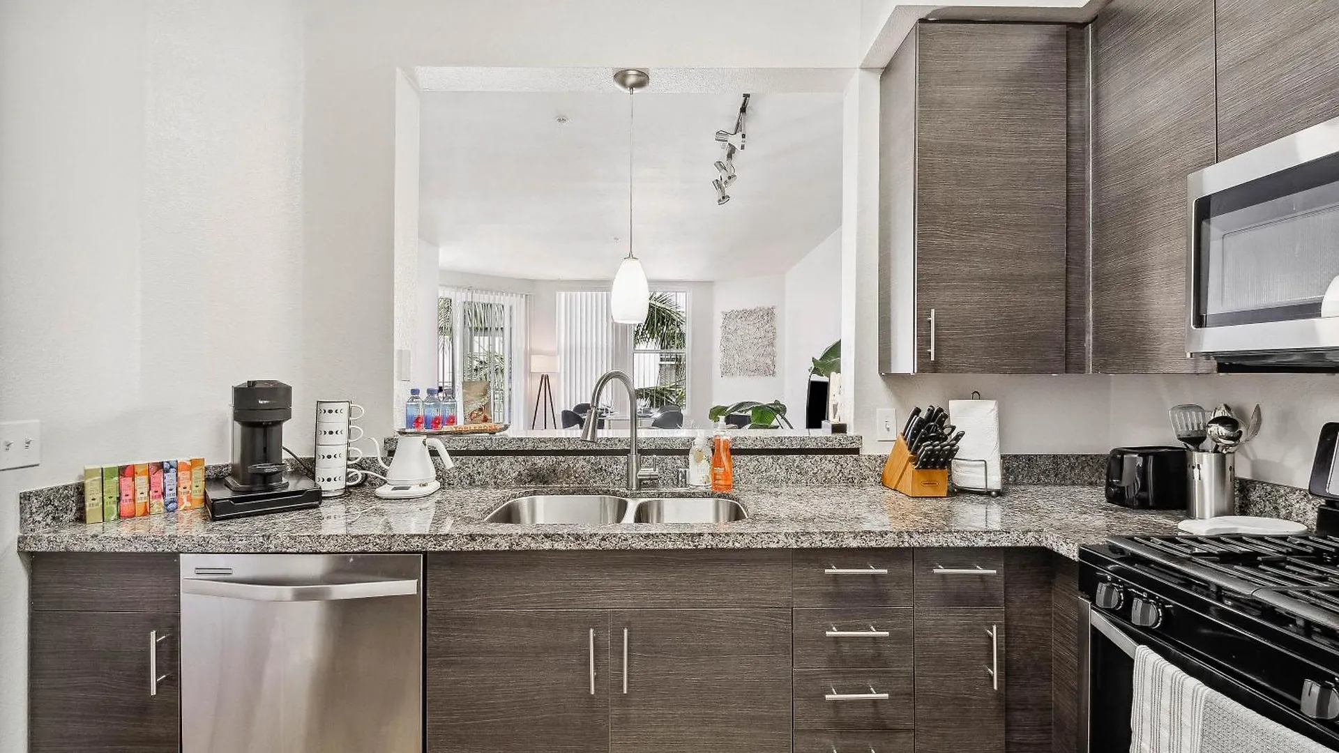 Marina Del Rey Beautiful View, Free Parking, Pool, Jacuzzi Apartment Los Angeles United States