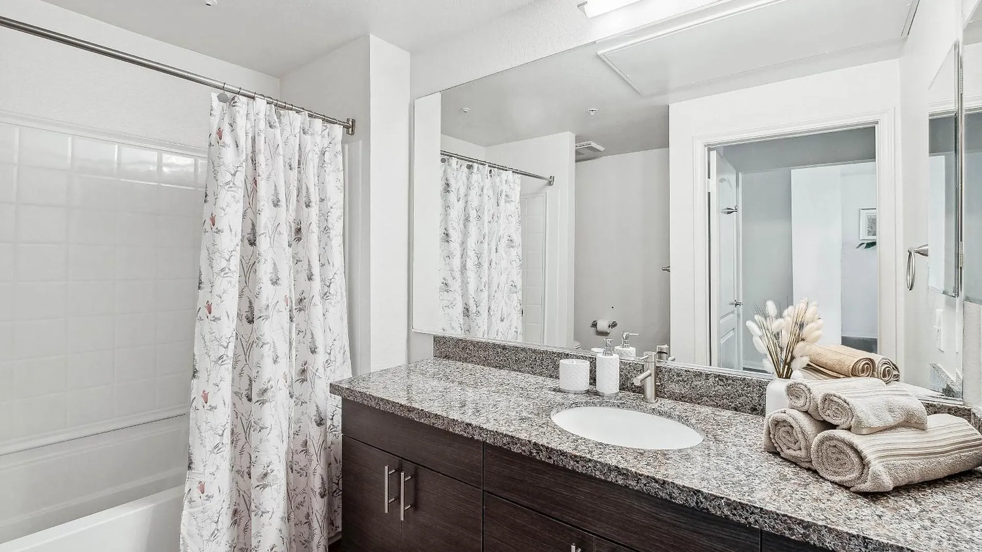 Marina Del Rey Beautiful View, Free Parking, Pool, Jacuzzi Apartment Los Angeles