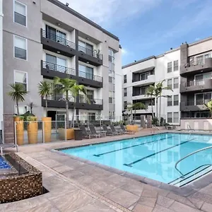 House Floor Airbnb In Marina Apartment